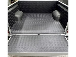 Защитный алюминиевый вкладыш в кузов автомобиля (комплект Black) для Mitsubishi L200 2019-н.в. №MITL20019-58